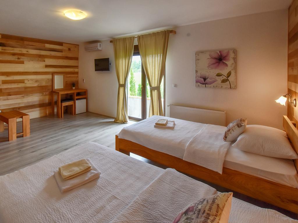 Villa Stone Rakovica Exteriör bild