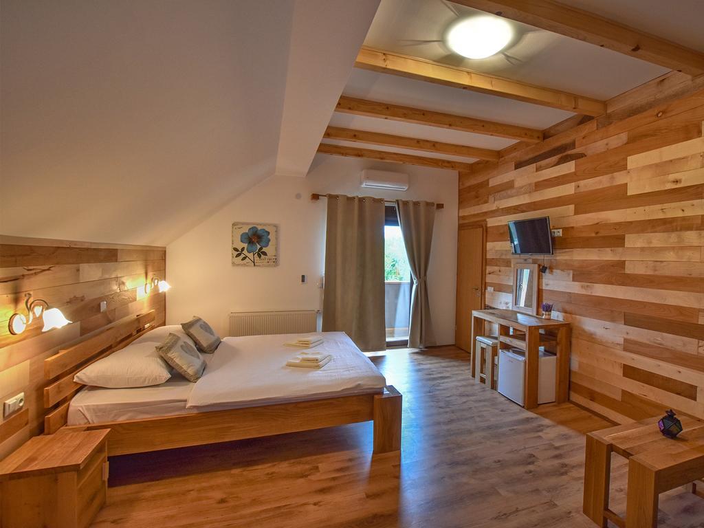 Villa Stone Rakovica Exteriör bild