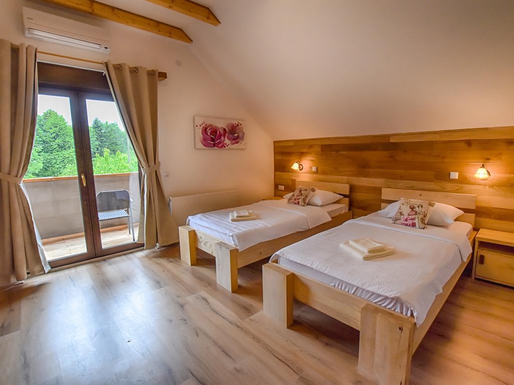 Villa Stone Rakovica Exteriör bild